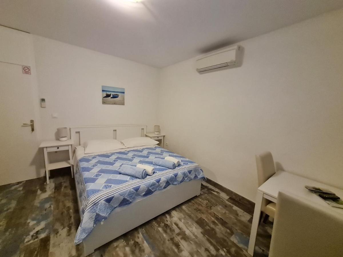 Rooms Andelka Bol Szoba fotó